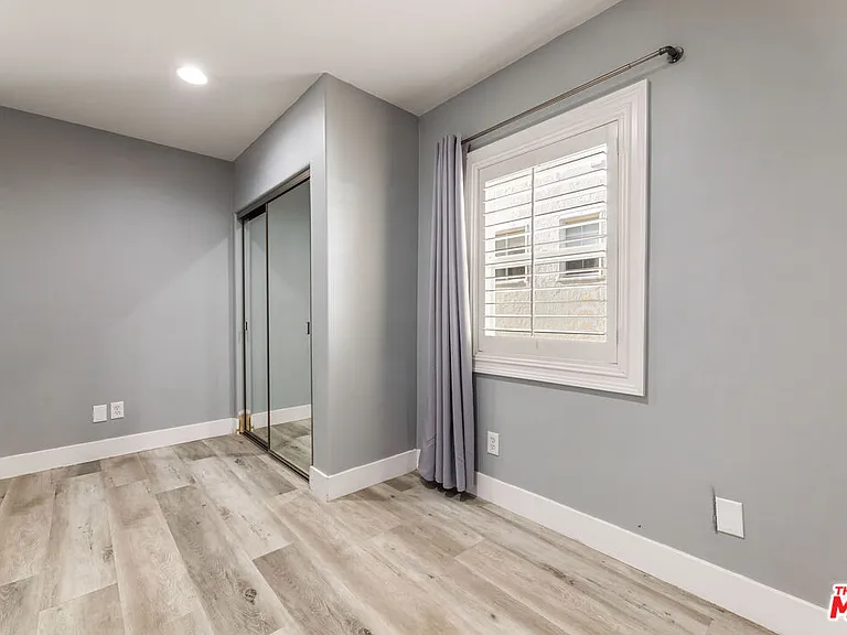 1112 S Highland Ave — Photo 27