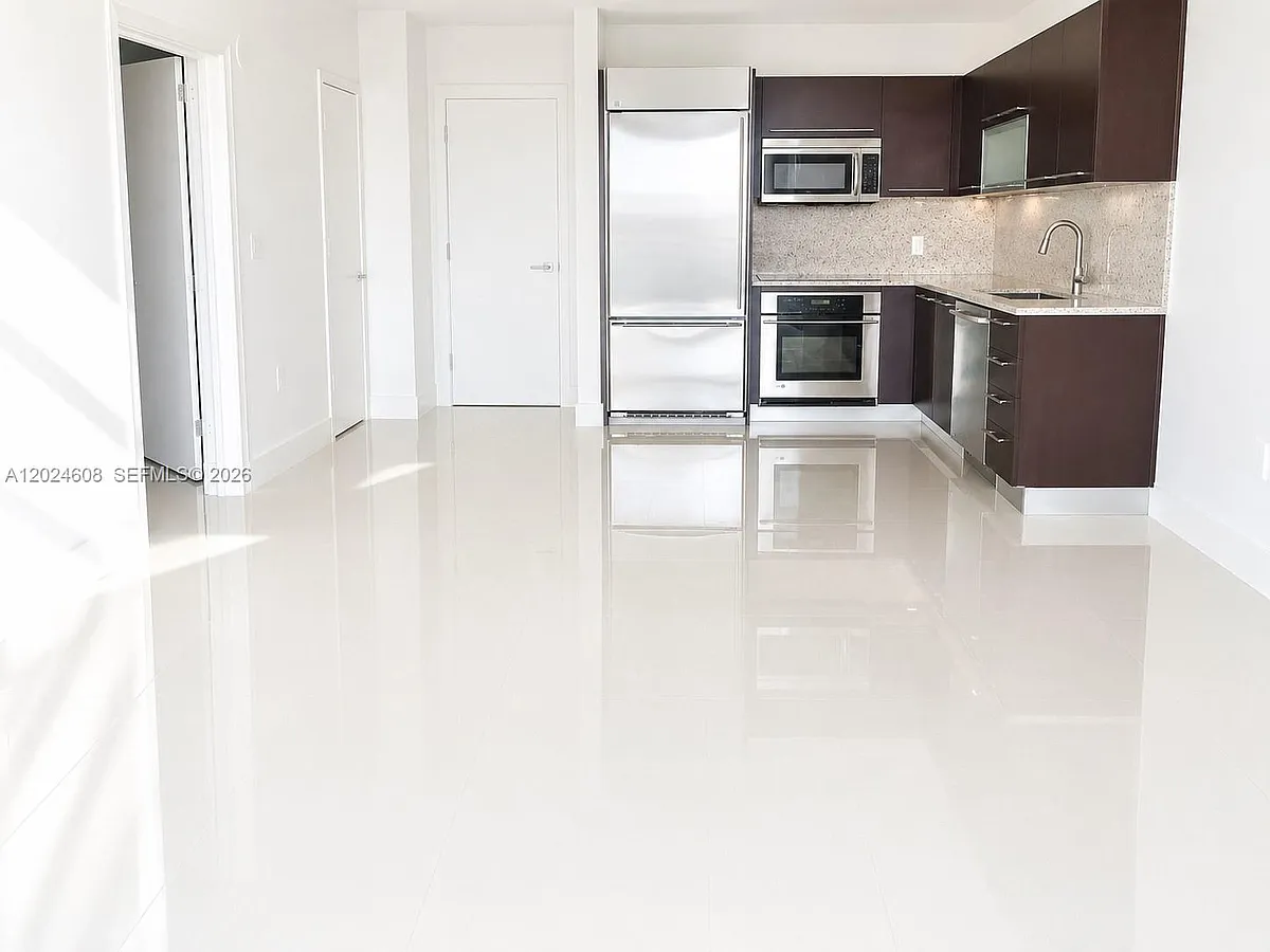 Building Photo - 950 Brickell Bay Dr #4509