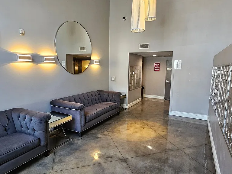 1501 Front St #202 — Photo 30