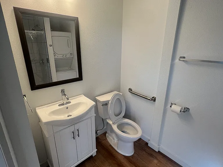 111 Tiger St #D — Photo 4