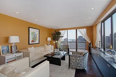 Sold by Ken Deutsch Real Estate