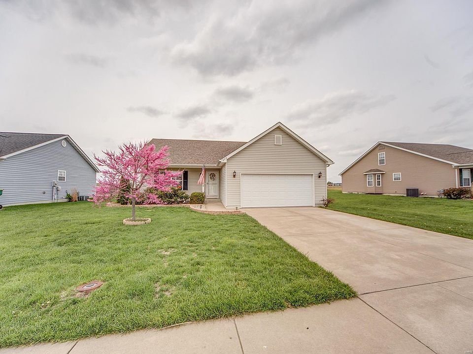 1st image of 829 Moorland Cir