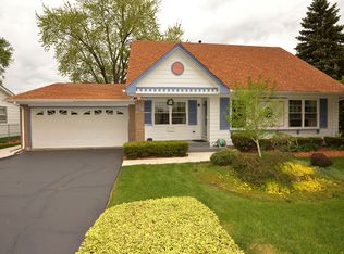 341 Kingsbridge Rd, Elk Grove Village, IL 60007