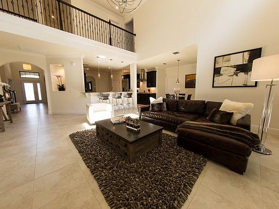 4th image of 858 Sherbourne Cir