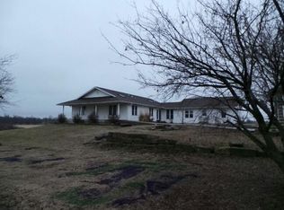 1152 E State Route Vv, Golden City, MO 64748