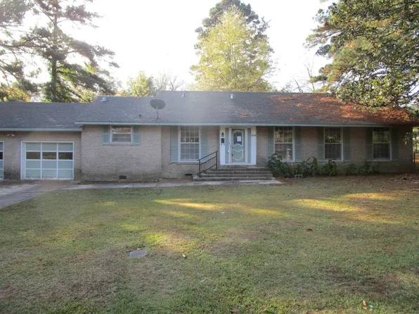 209 Willow St, Springhill, LA 71075
