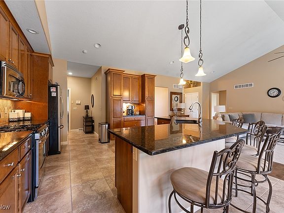 3rd image of 2563 Forest Springs Dr SE
