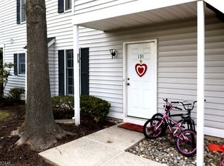 131 Mockingbird Ct, Three Bridges, NJ 08887