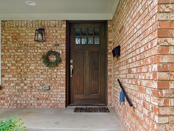 3rd image of 13745 Rolling Hills Ln