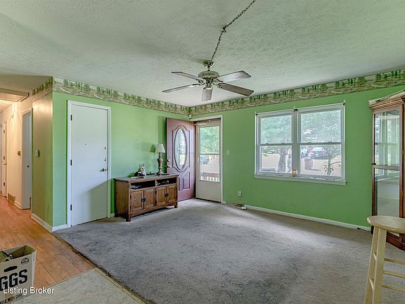 3rd image of 1051 Dotland Cir