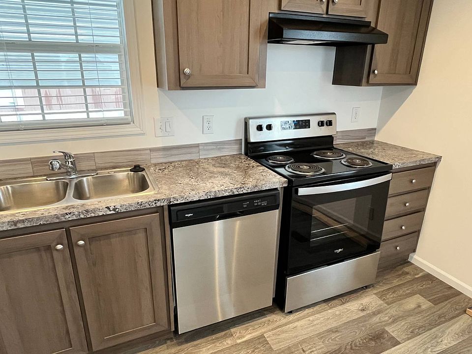 2nd image of 7 Parade St