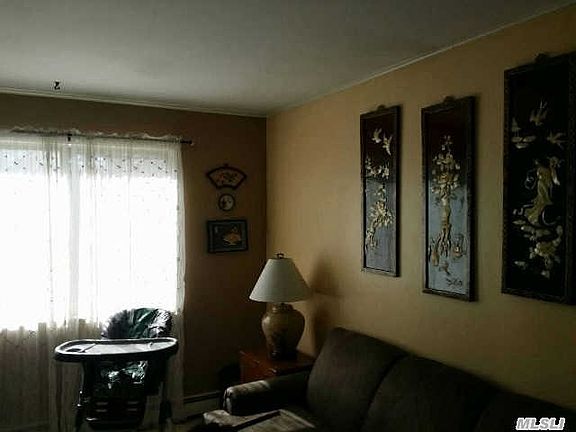 3rd image of 4 Glenmore Ave