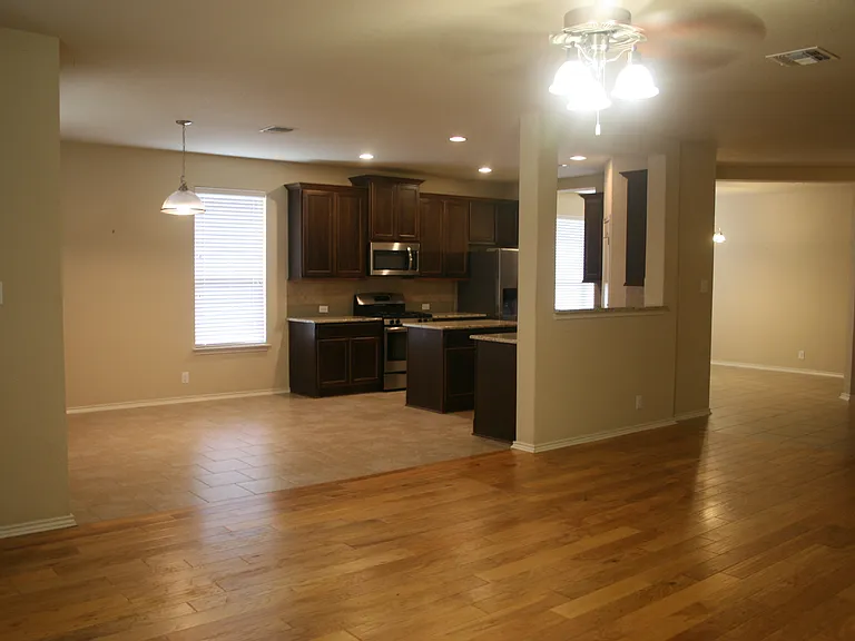 27035 Oleander Chase — Photo 4