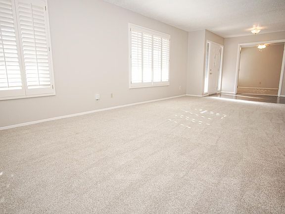 5th image of 76 Northwind Dr