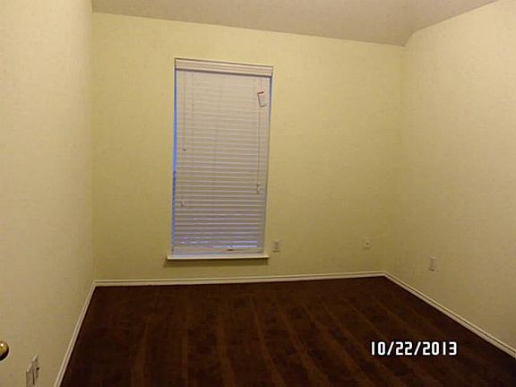 5th image of 5902 Vista Ln