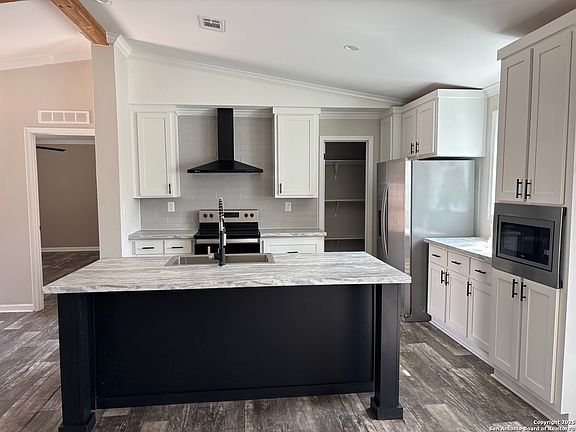 5th image of 320 Fawn