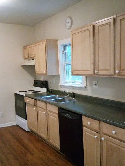 206 Olive St #1 — Photo 3