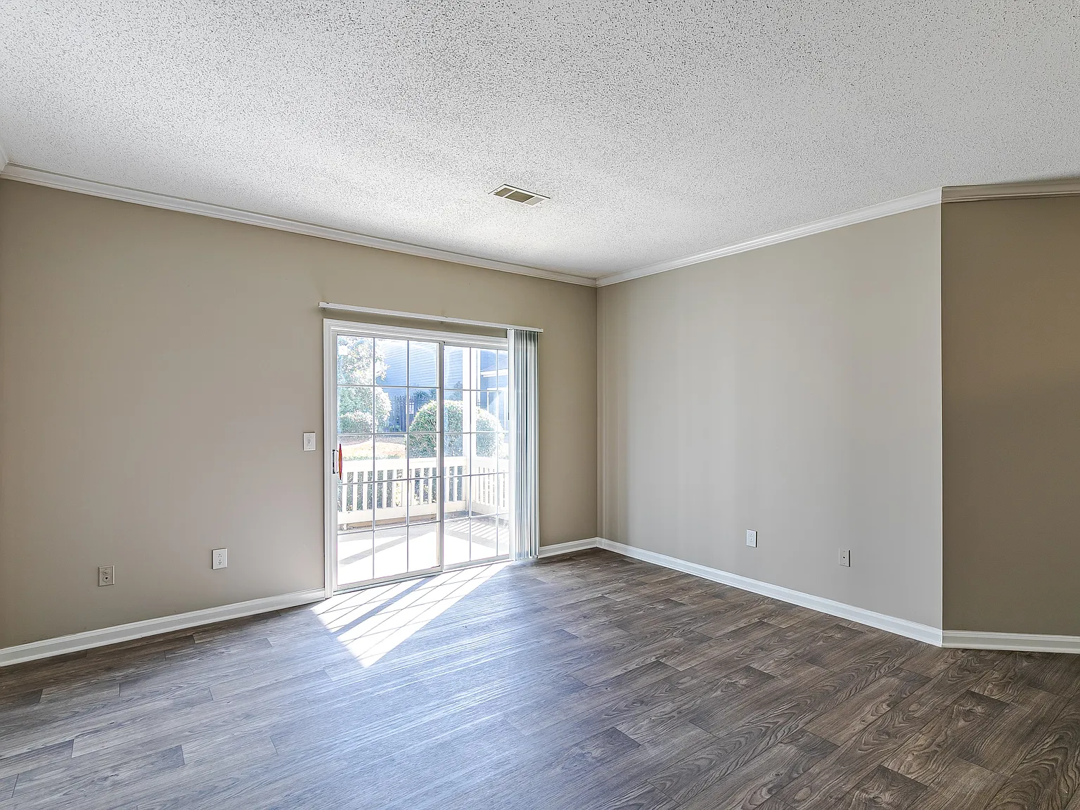 Austin Chase Apartments — Photo 3