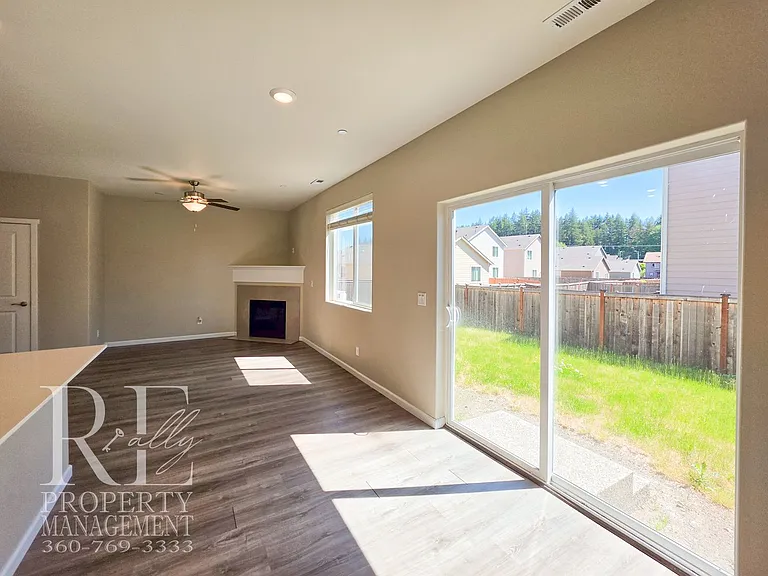 106 McNeal Ave — Photo 4