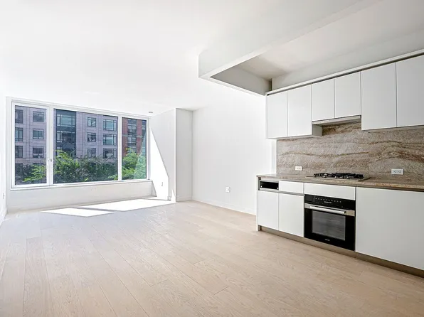 450 Washington St APT 202, New York, NY 10013
