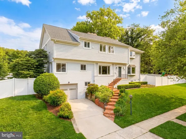 4717 Edgefield Rd, Bethesda, MD 20814