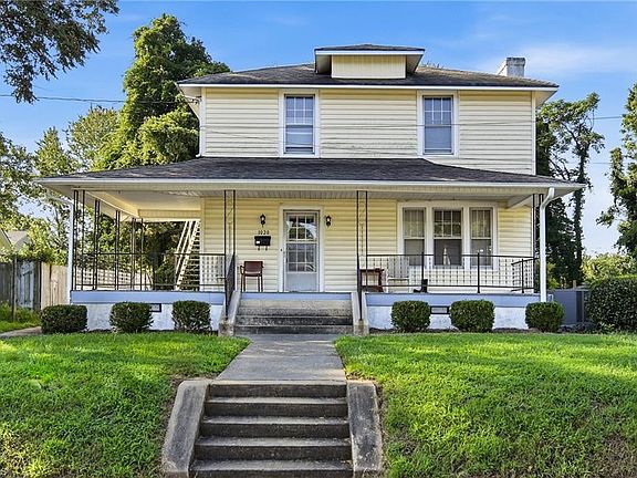 2nd image of 1020 Franklin St