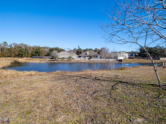 5th image of 322 Twin Lakes Blvd