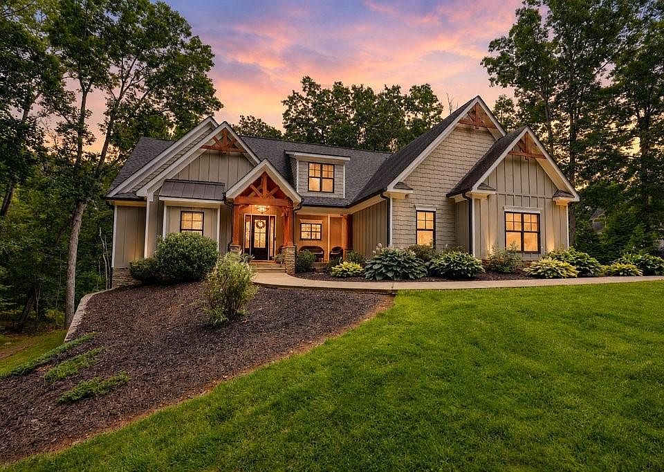 1st image of 105 Shalea Ln