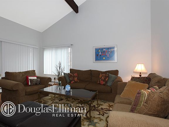 2nd image of 24 Stirrup Ln