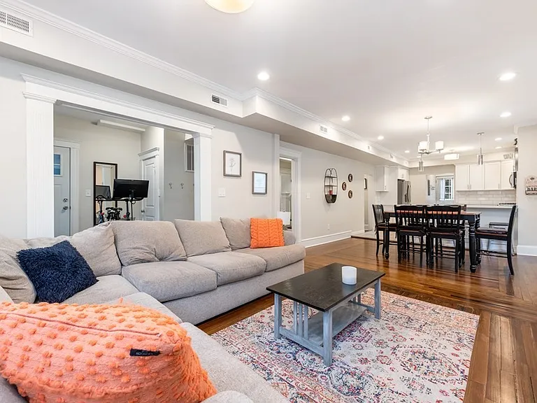 30 Larchmont St #1 — Photo 5