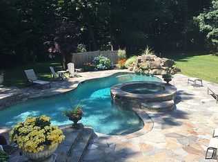 425 Half Mile Rd, Southport, CT 06890