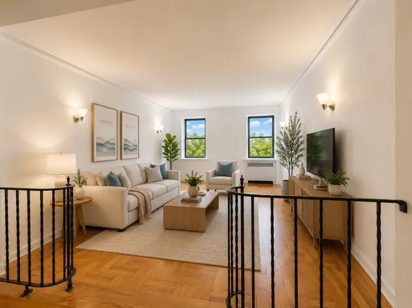 2265 University Avenue image 1 of 8