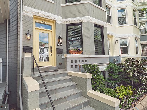 2nd image of 2026 N Capitol St NW #1