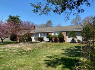 60 Holly Rd, Cheshire, CT 06410