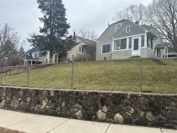 1315 Lutz Ave, Ann Arbor, MI 48103