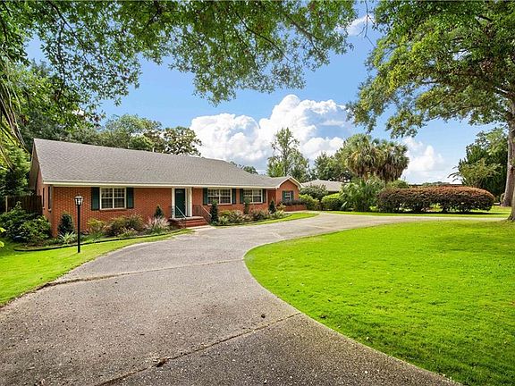 2nd image of 339 Bromley Pl