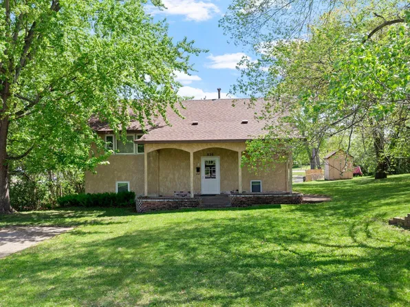 820 Ashland St S, Cambridge, MN 55008