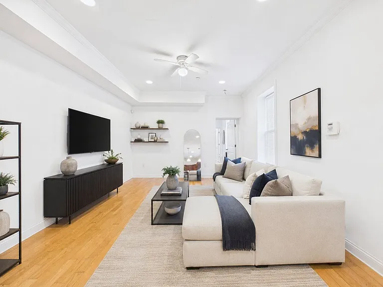 1621 Green Street — Photo 7