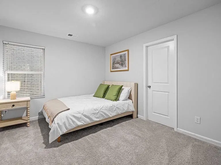211 Clark Lake Ln — Photo 20
