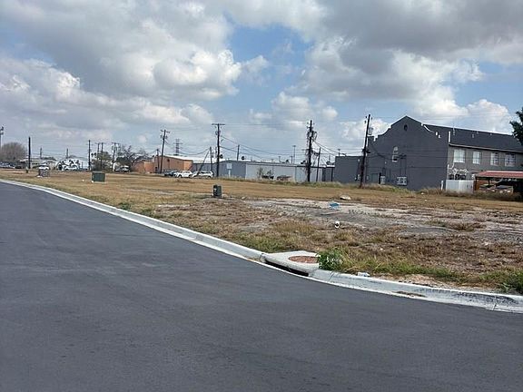 4th image of 1109 Julio Ln