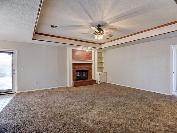 5th image of 736 W Dowden Dr