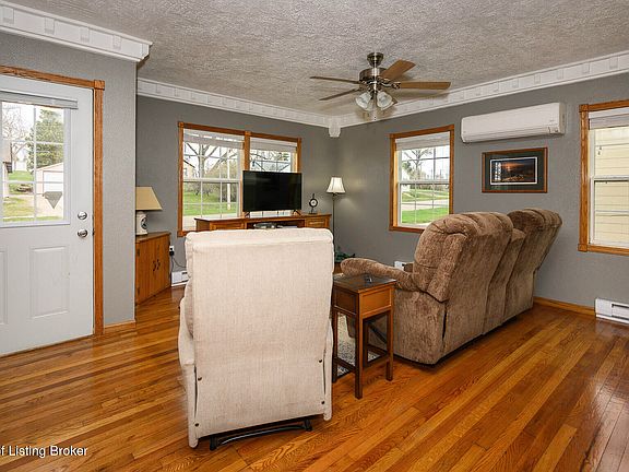 4th image of 309 5th St