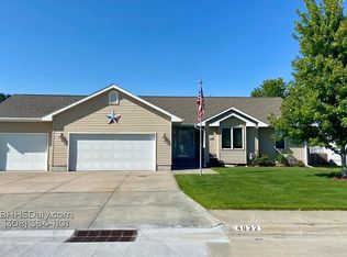 4032 Craig Dr, Grand Island, NE 68803