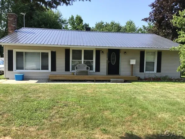 3881 Loveless Dr, Tecumseh, MI 49286