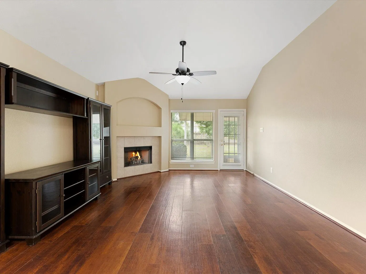 3 bed, 2.0 bath, 1312 sqft, $1,750 — Photo 4