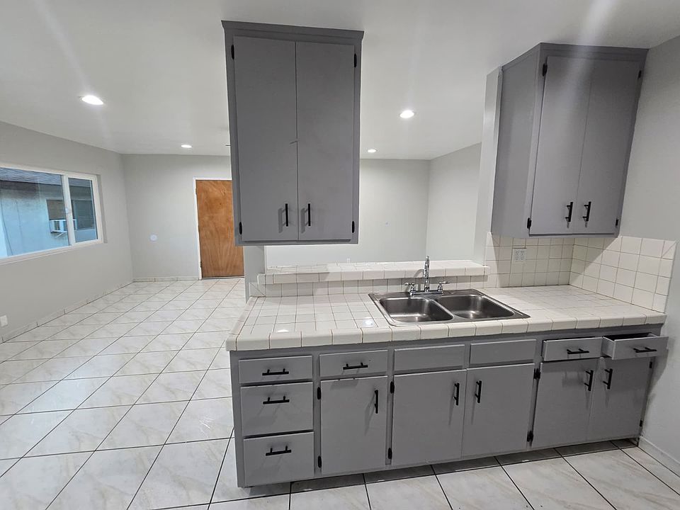 1st image of 736 S Eastmont Ave #7
