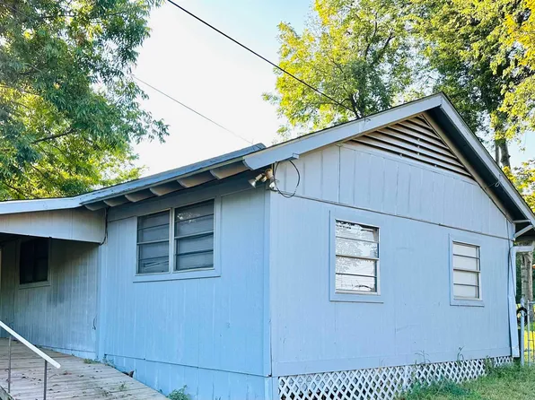318 Kaufman St N, Mount Vernon, TX 75457