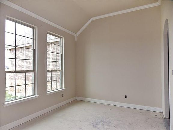 2nd image of 256 McKinley Cir