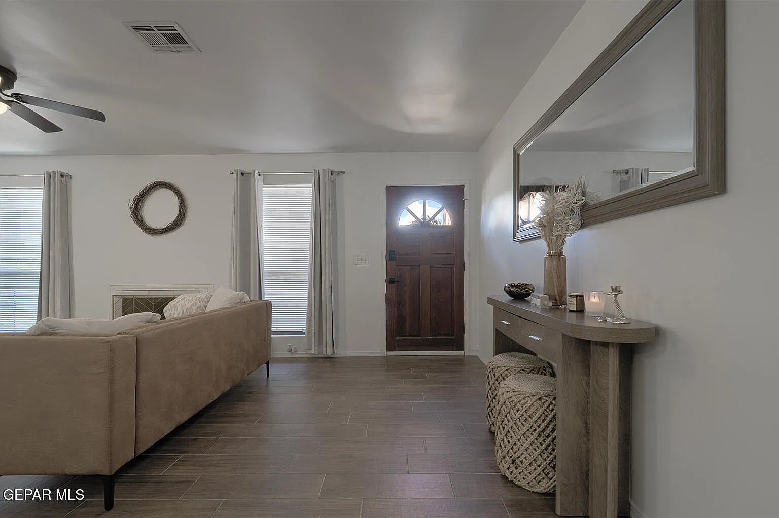 3 bed, 2.0 bath, 1237 sqft, $1,450 — Photo 4