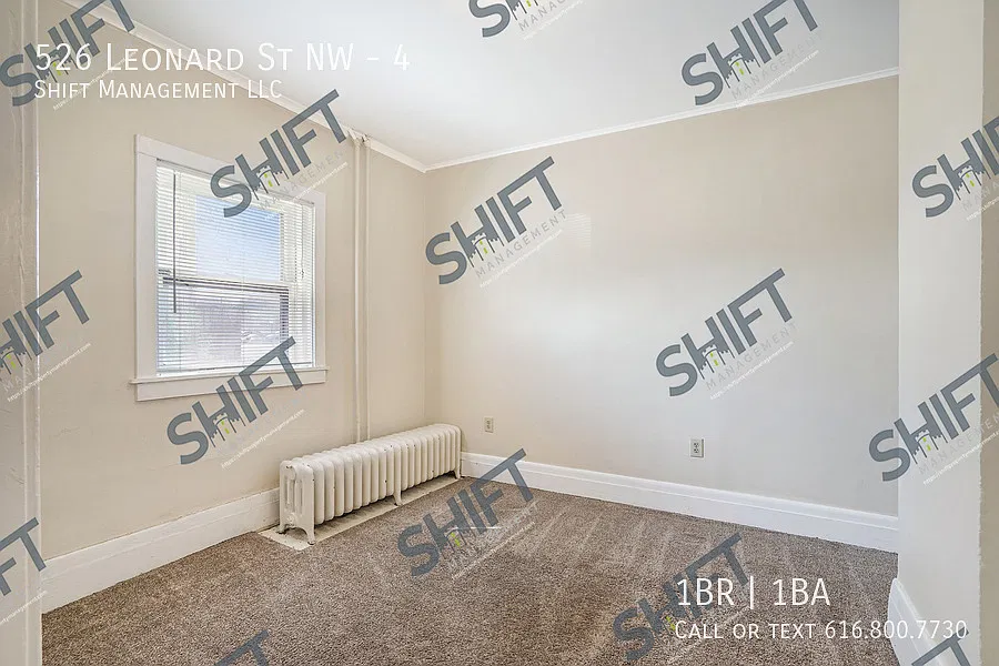 526 Leonard #4 -- Awesome one bedroom — Photo 3